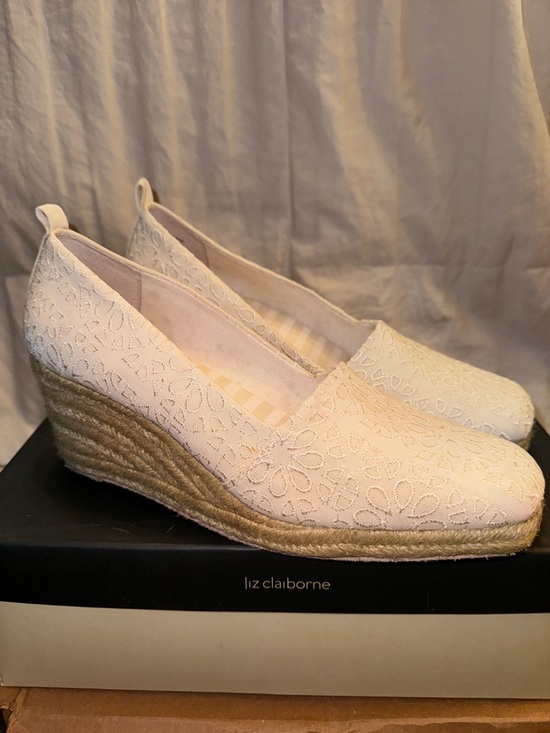 Liz Claiborne Shoes - Vintage Liz Claiborne Lace Slip-on Espadrille Wedges